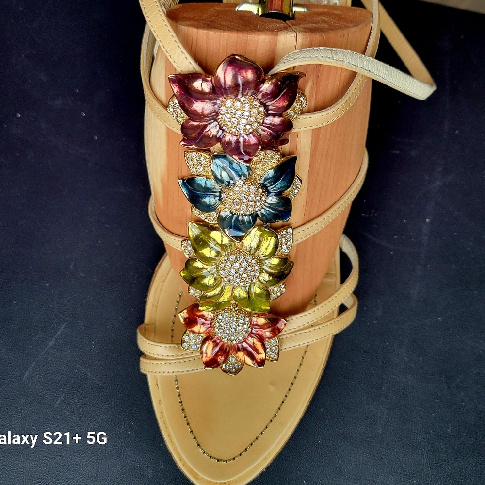 Sandals - Picture 6 of 6